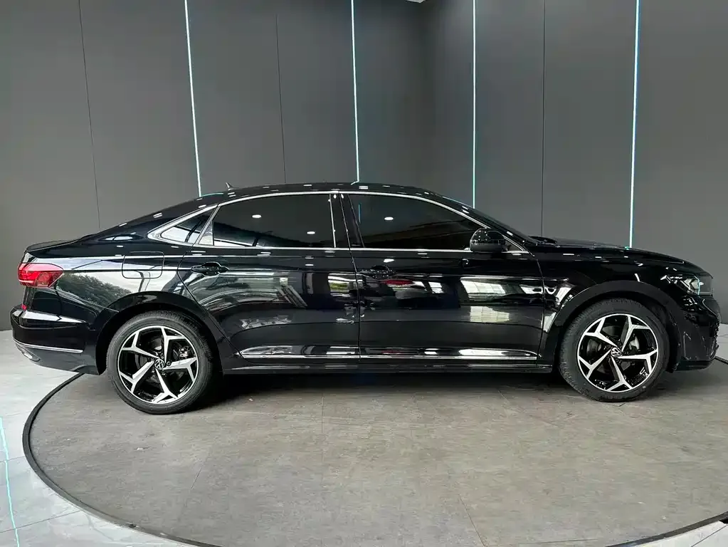 Volkswagen Passat — фото 8