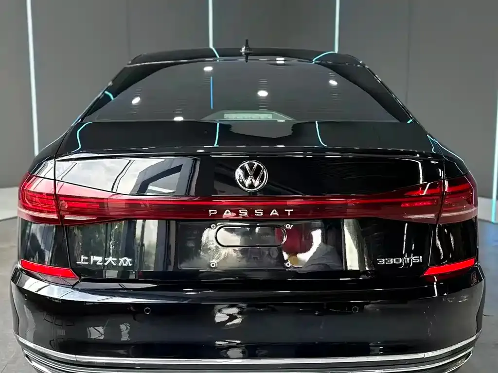 Volkswagen Passat — фото 7