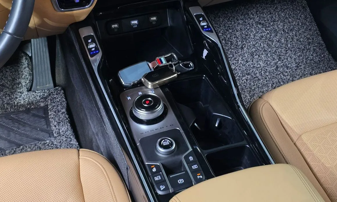 Kia Sorento — фото 6