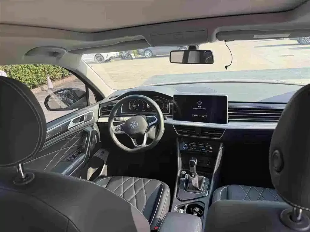 Volkswagen Tiguan L — фото 4