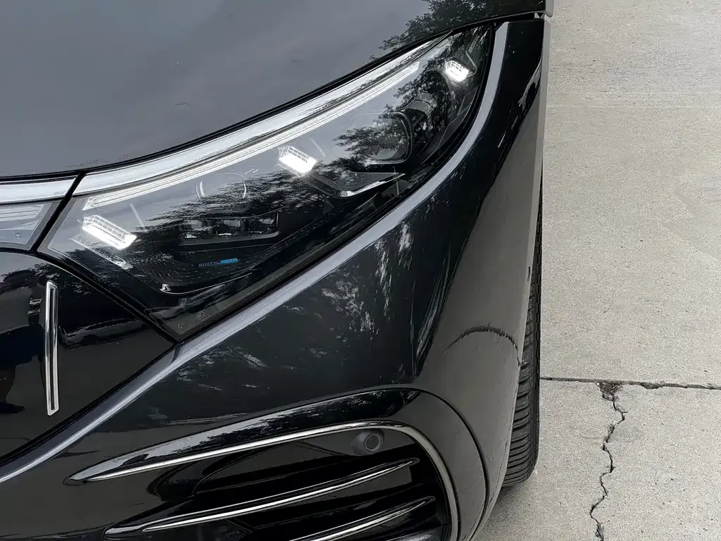 Mercedes-Benz EQS AMG — фото 3