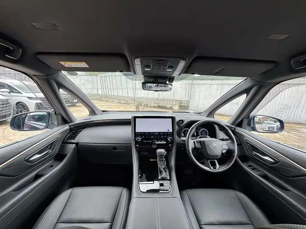 Toyota Alphard — фото 5