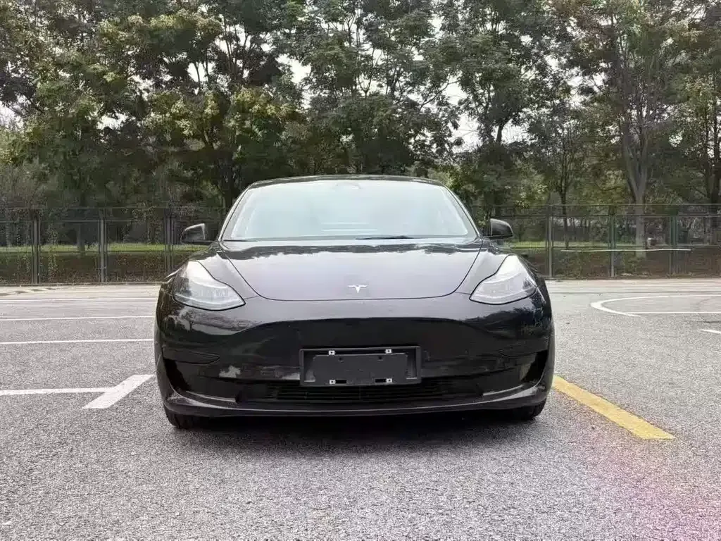 Tesla Model 3 — фото 9