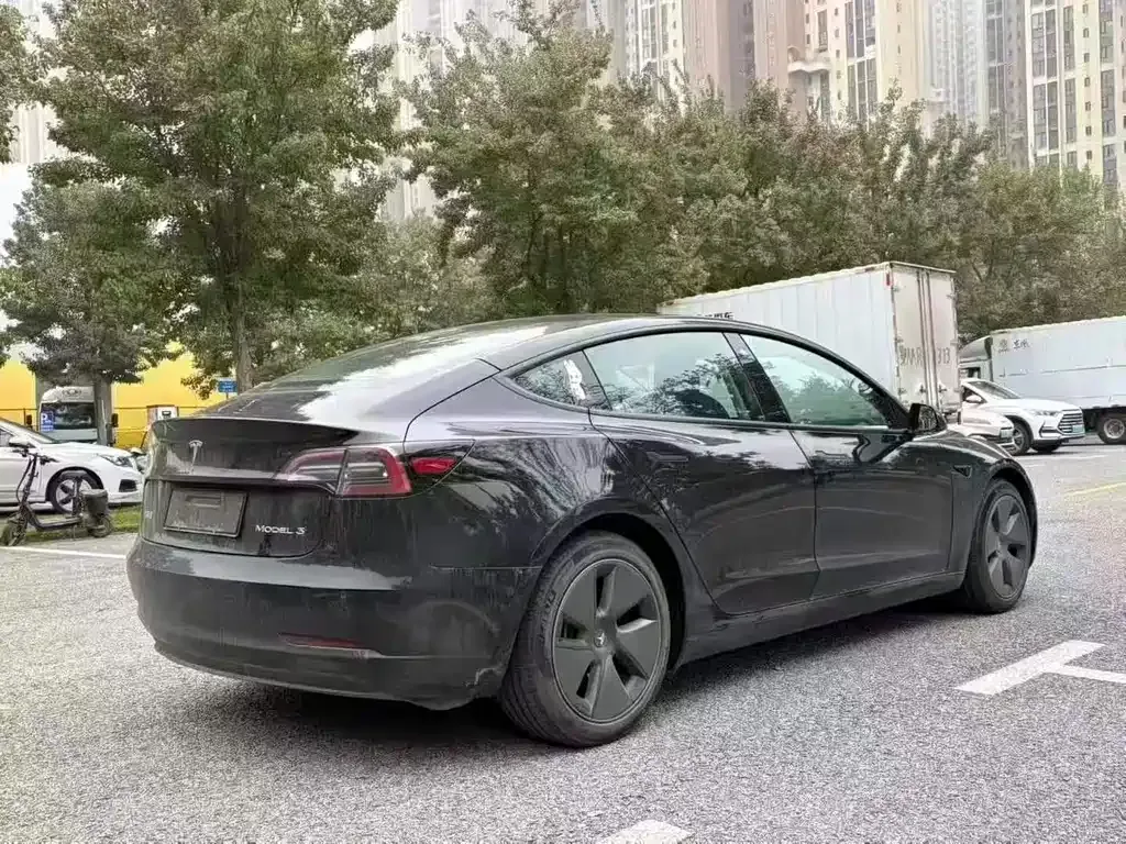Tesla Model 3 — фото 5