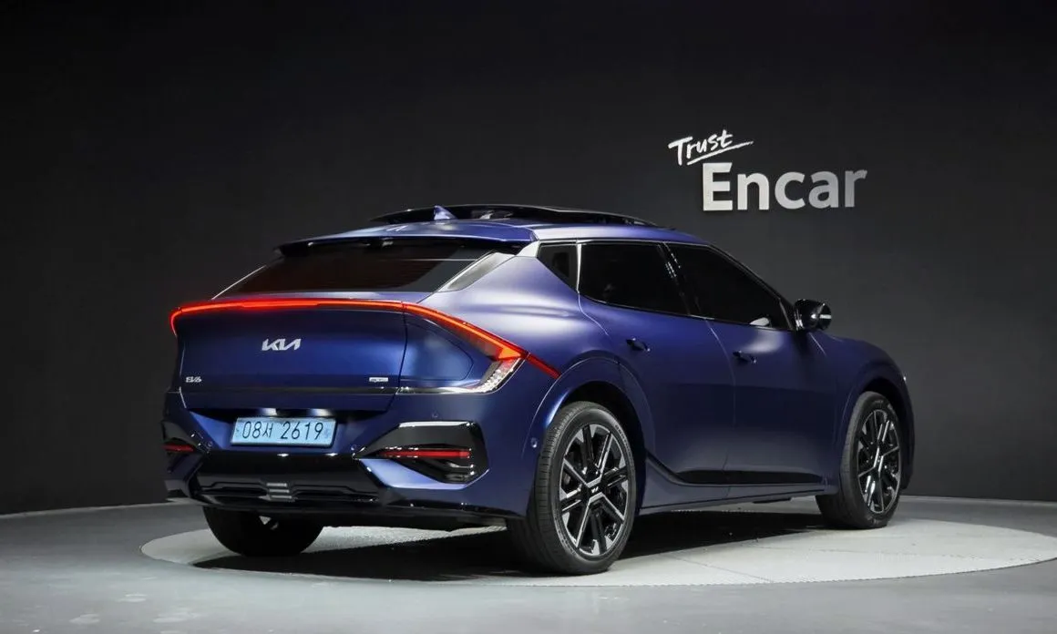 Kia EV6 — фото 8