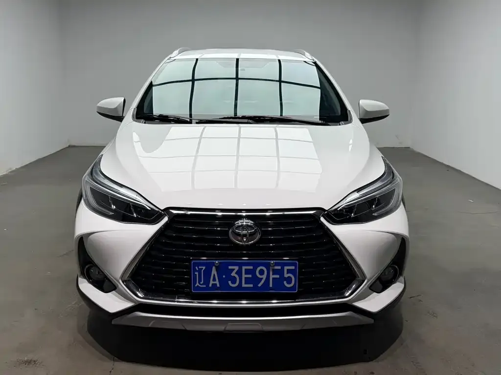 Toyota Yaris L — фото 3