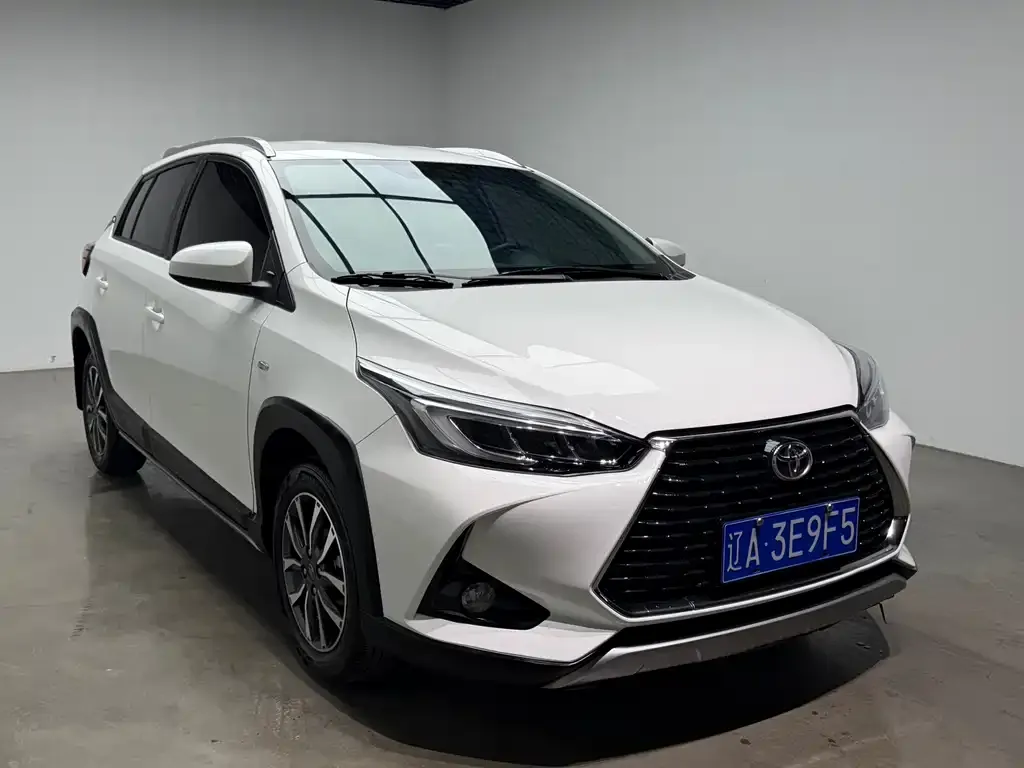 Toyota Yaris L — фото 2