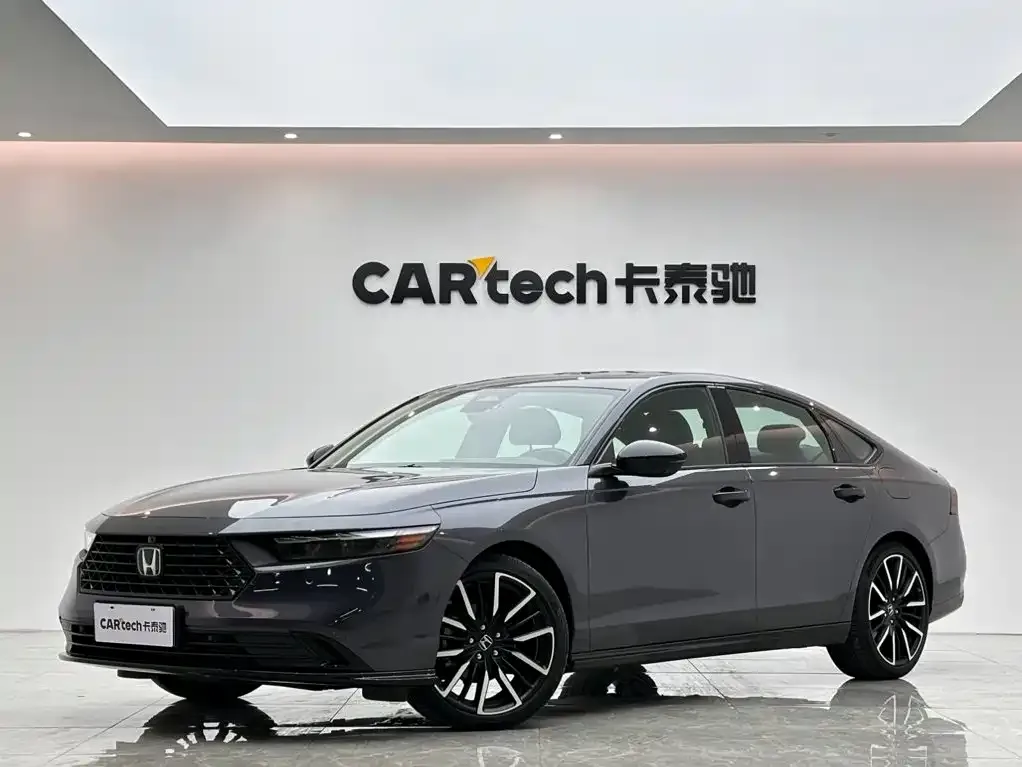 Honda Accord — фото 1