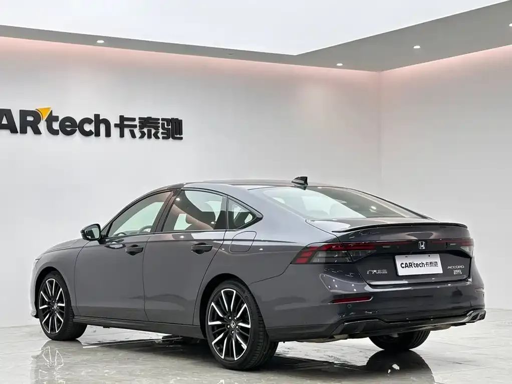 Honda Accord — фото 5