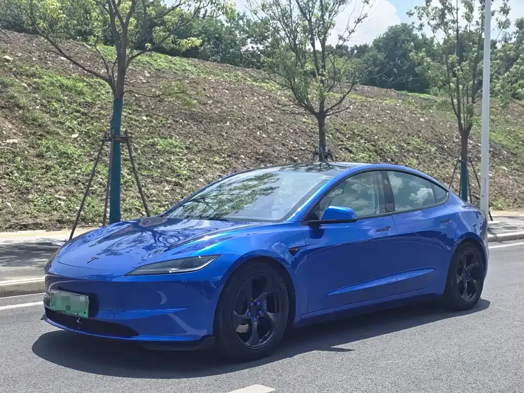 Tesla Model 3 — фото 1