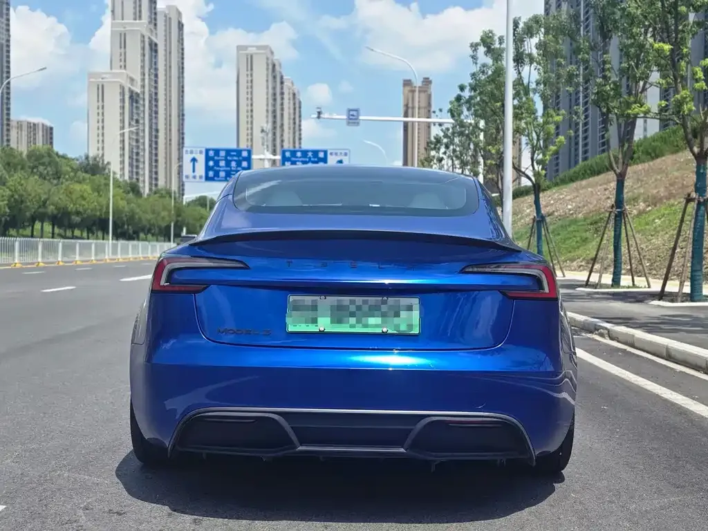 Tesla Model 3 — фото 10