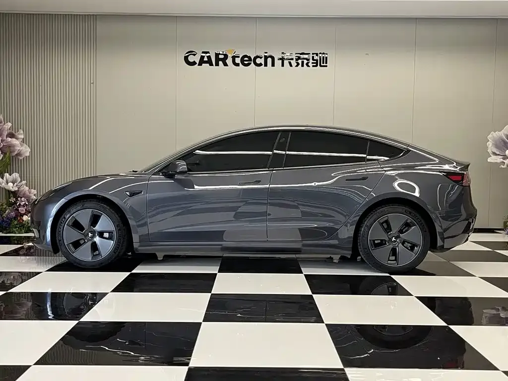 Tesla Model 3 — фото 4