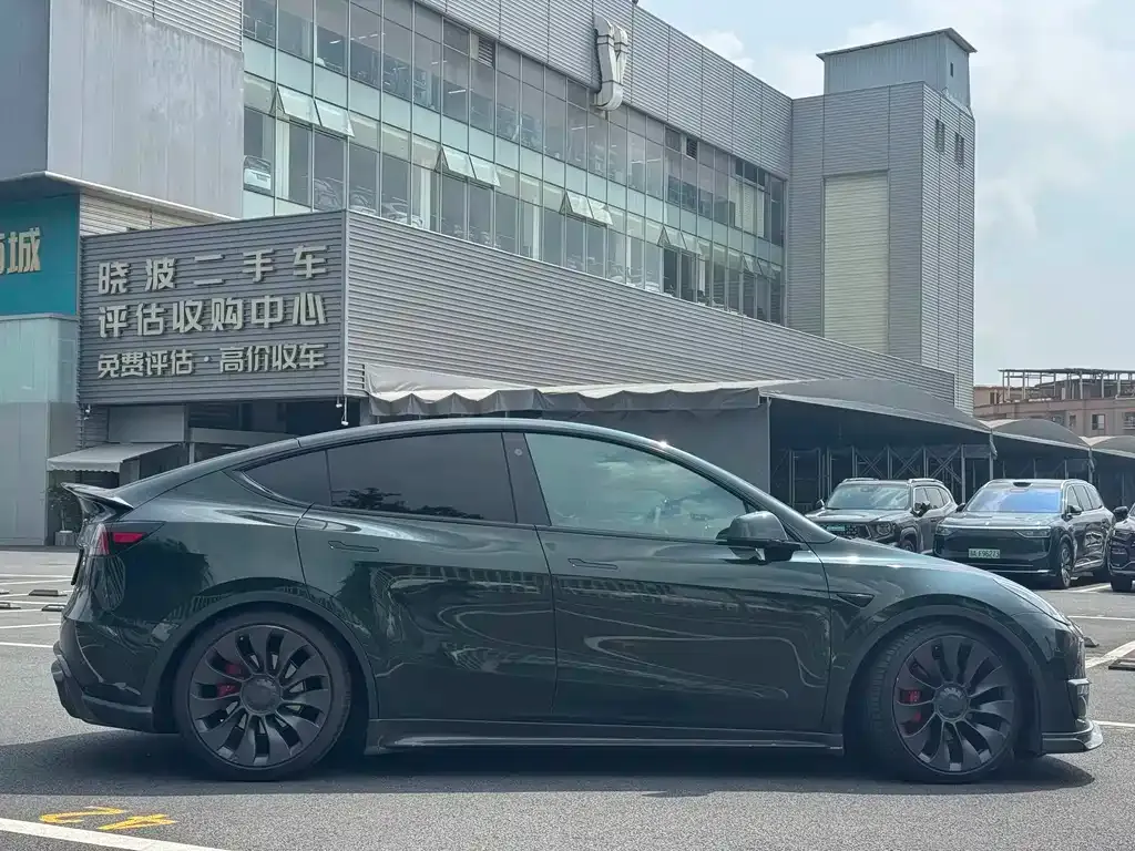 Tesla Model Y — фото 7