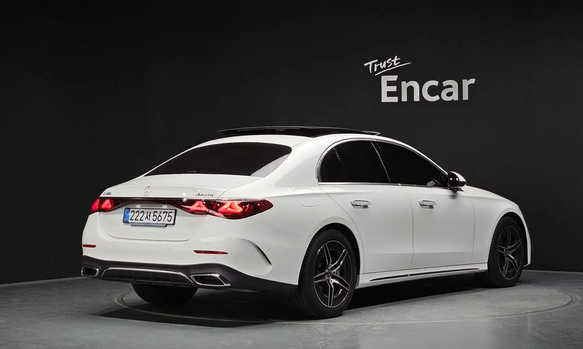 Mercedes-Benz E-Class — фото 5