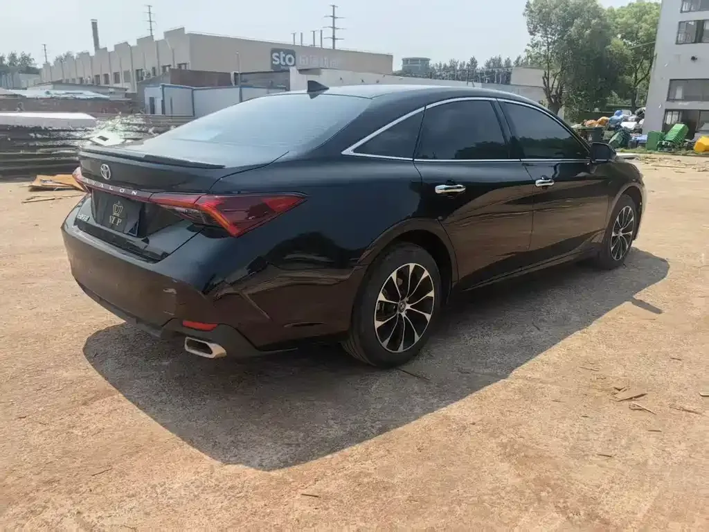 Toyota Avalon — фото 4