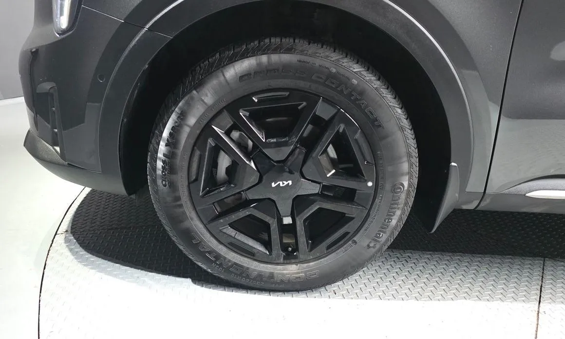 Kia Sorento — фото 7