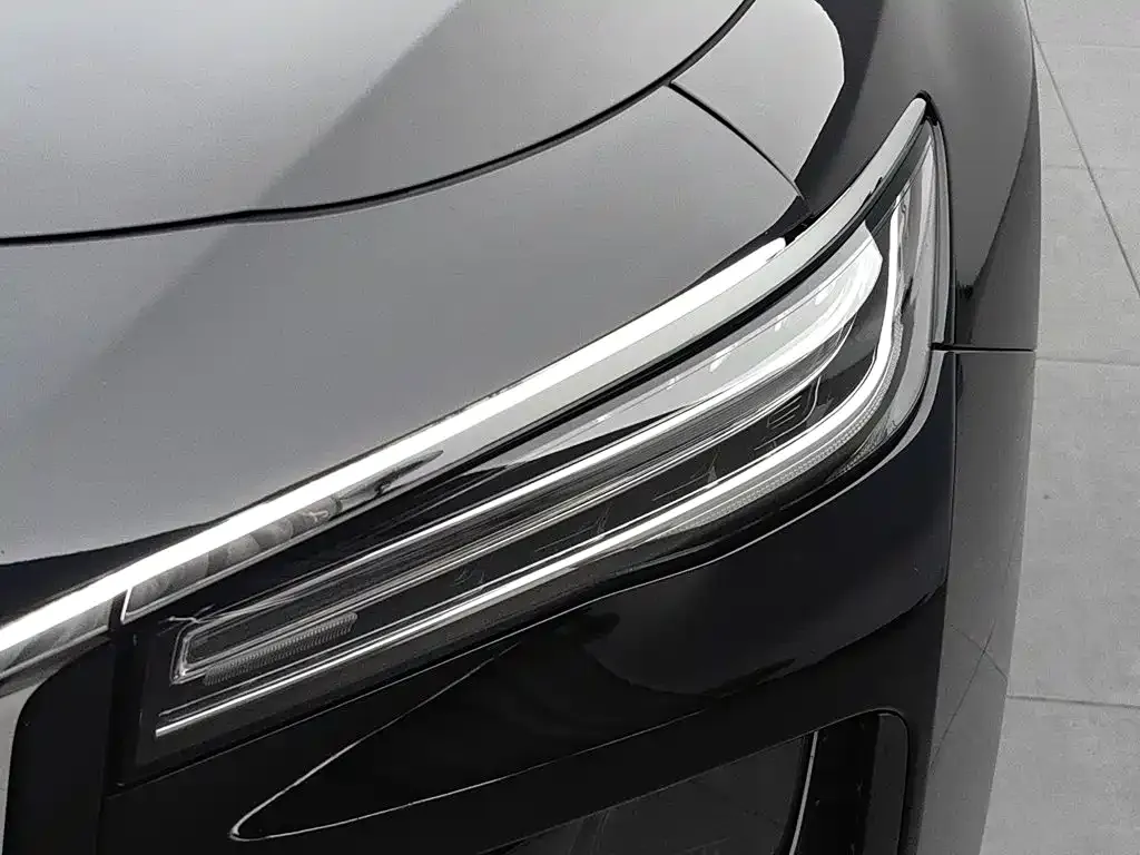 Hongqi H5 — фото 10