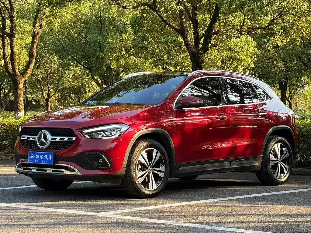 Mercedes-Benz GLA — фото 1