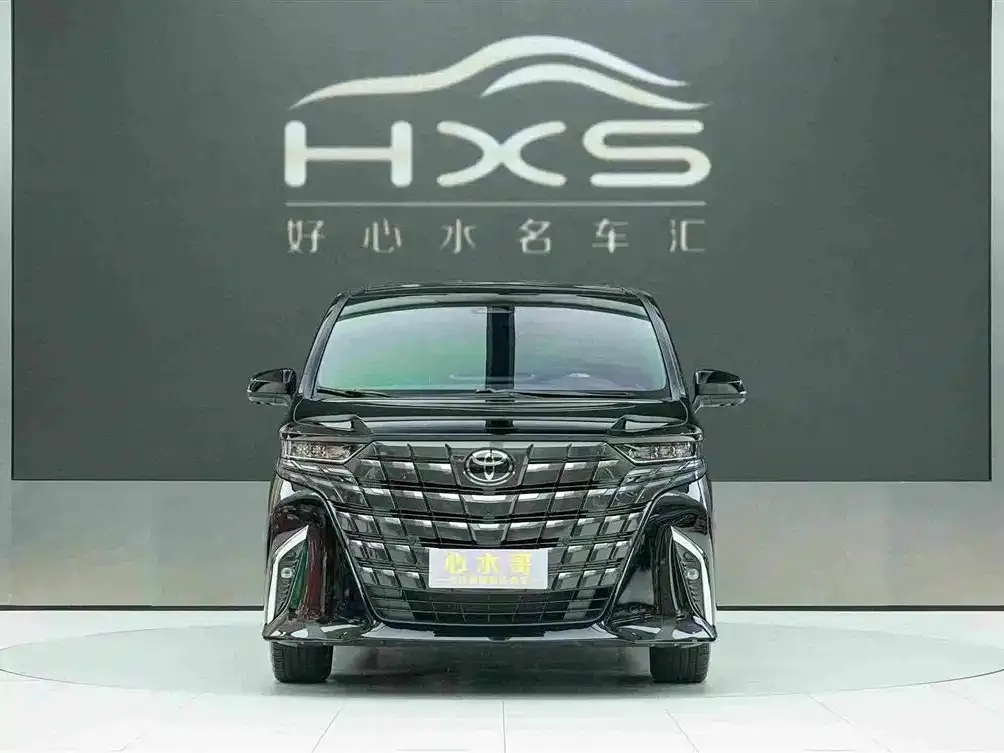 Toyota Alphard — фото 9