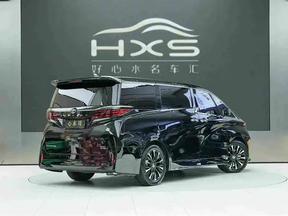 Toyota Alphard — фото 2