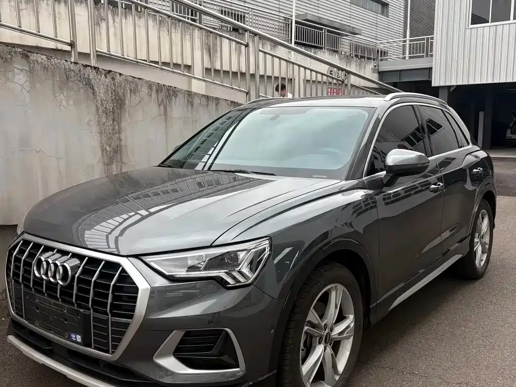 Audi Q3 — фото 1