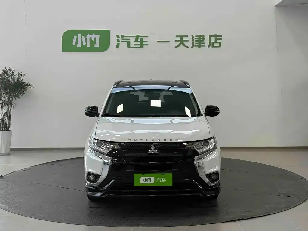 Mitsubishi Outlander — фото 9
