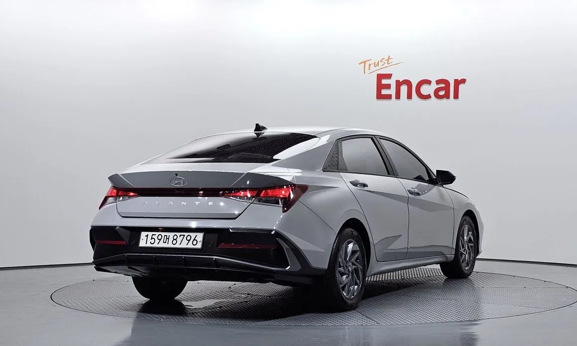 Hyundai AVANTE — фото 3