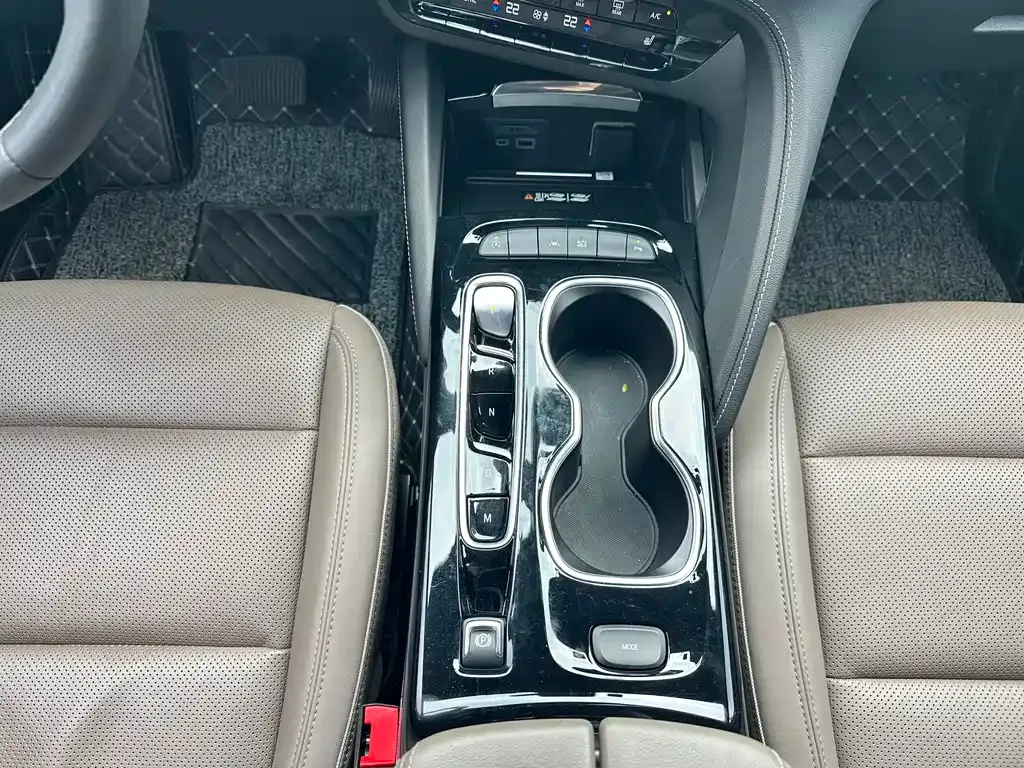 Buick Envision Plus — фото 7