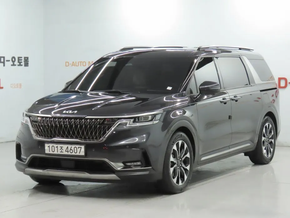 Kia Carnival — фото 1