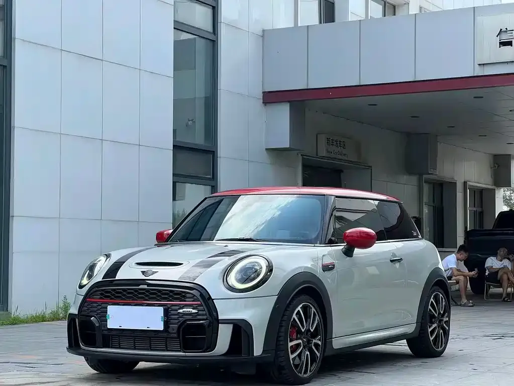 MINI JCW (John Cooper Works) — фото 1