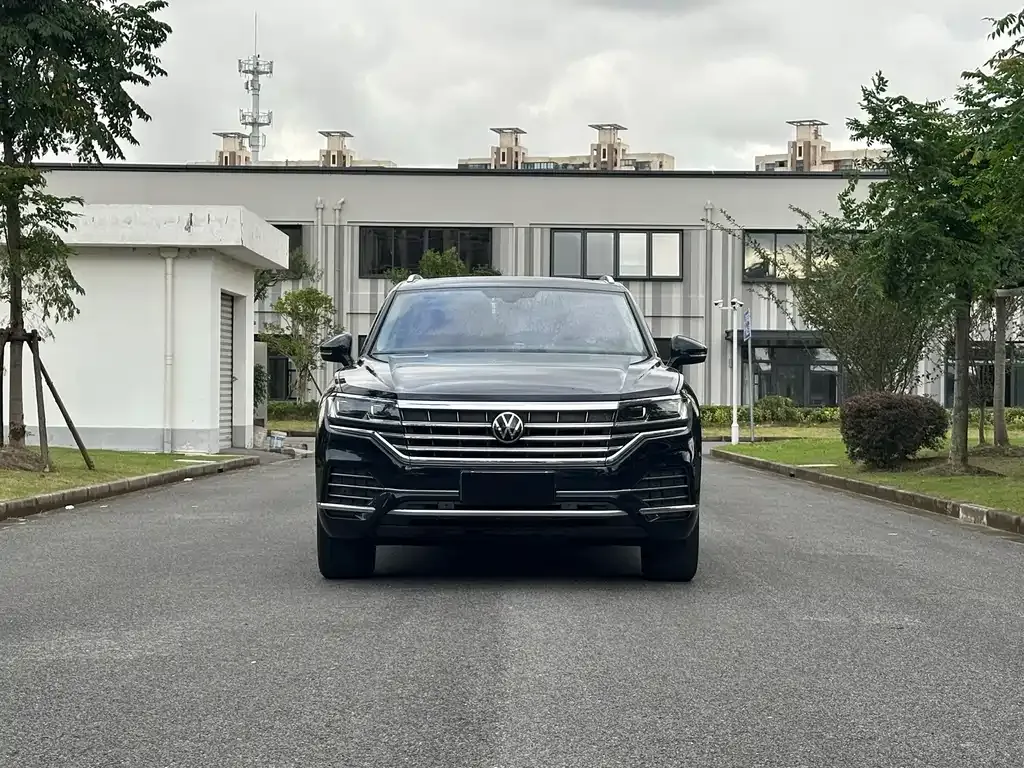 Volkswagen Touareg — фото 3