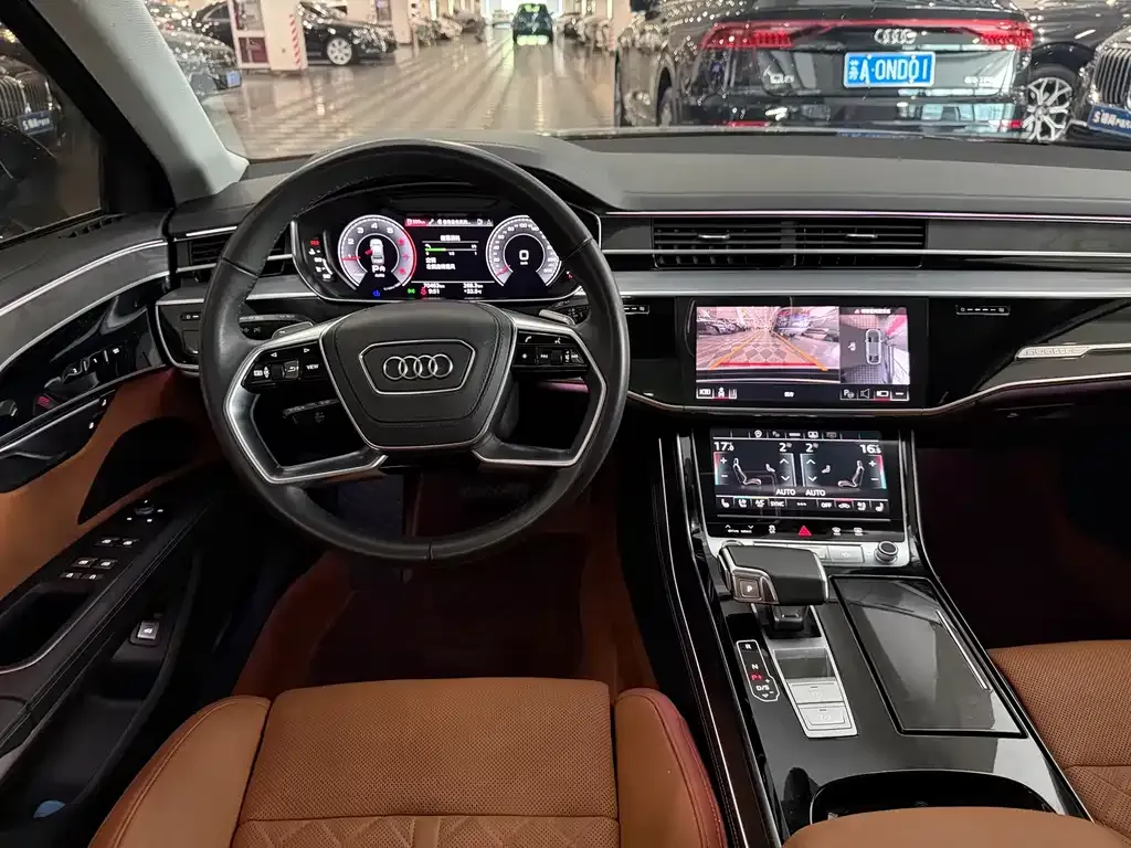 Audi A8 — фото 3