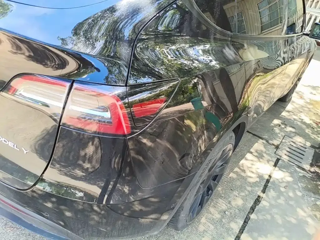 Tesla Model Y — фото 5