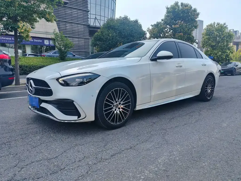 Mercedes-Benz C-Class — фото 1