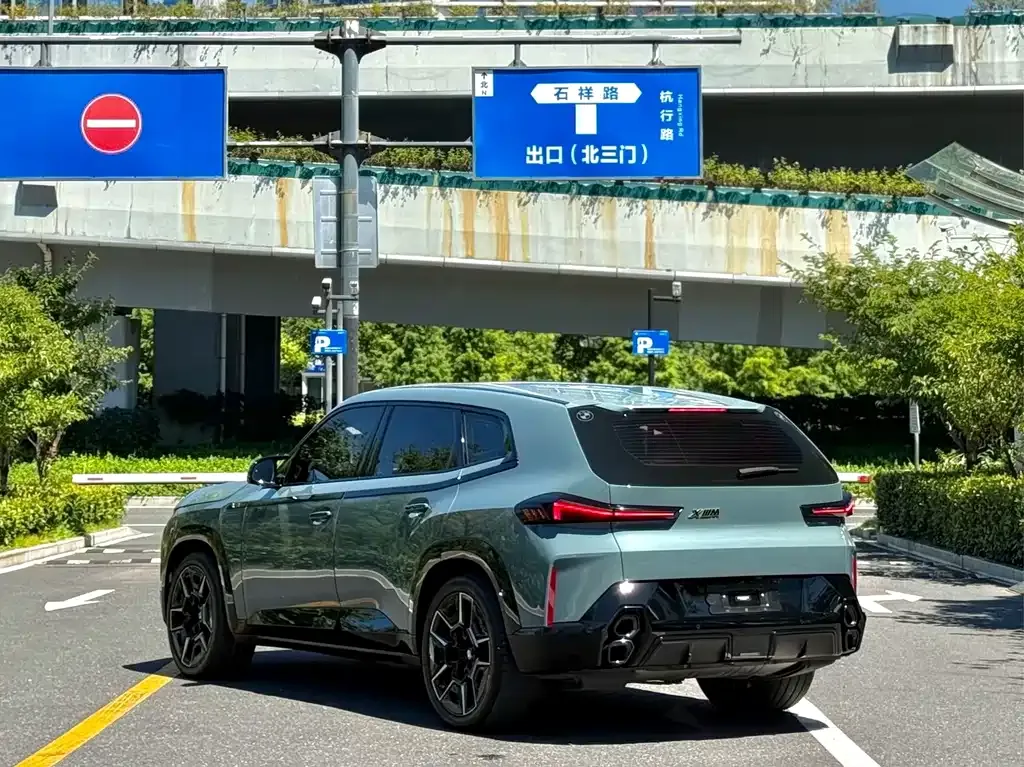 BMW XM — фото 7