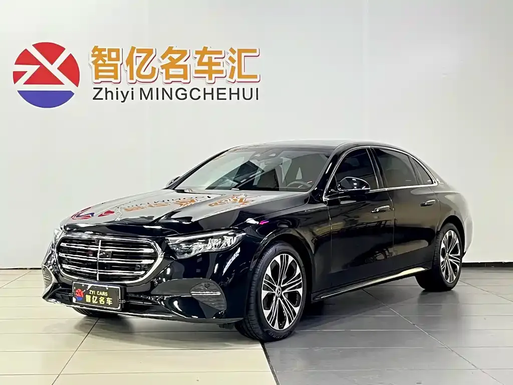 Mercedes-Benz E-Class — фото 1