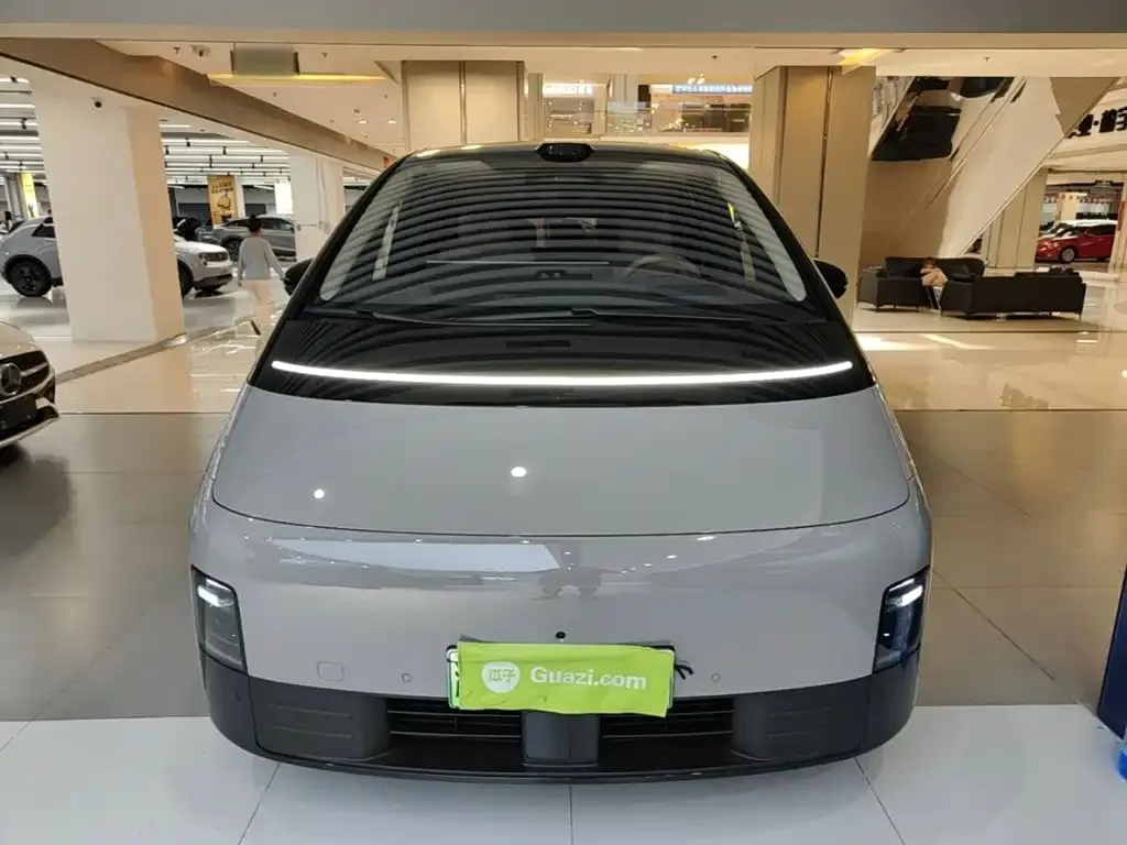 Li Auto MEGA — фото 9