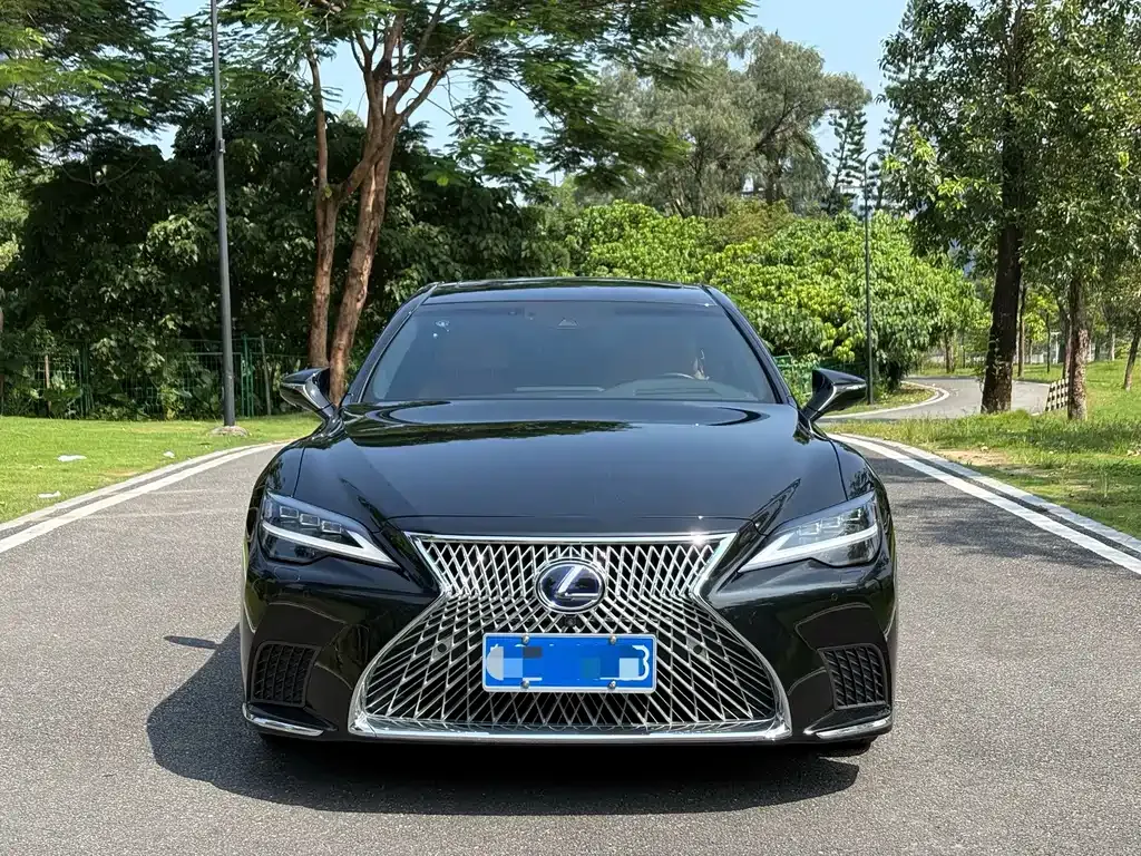 Lexus LS — фото 9