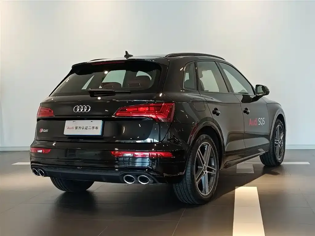 Audi SQ5 — фото 5