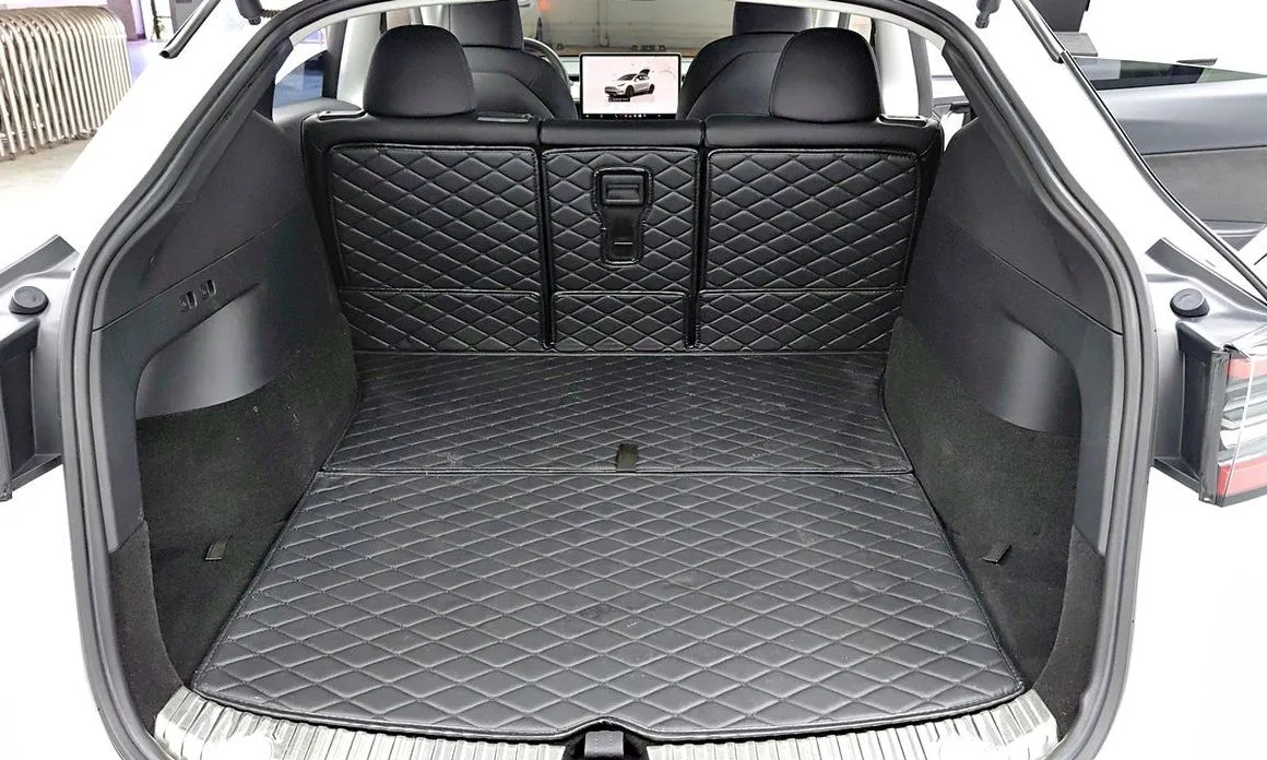 Tesla Model Y — фото 10