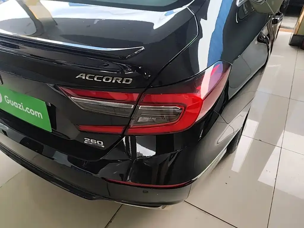 Honda Accord — фото 8