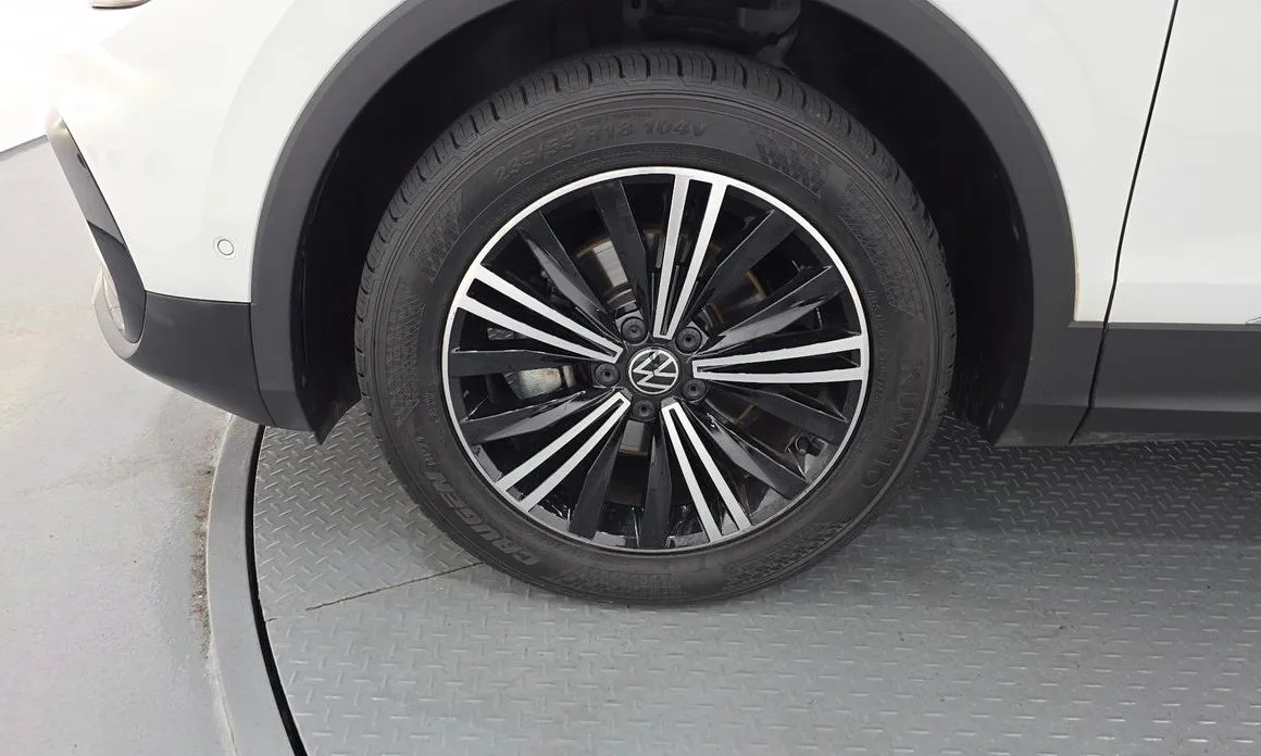 Volkswagen Tiguan — фото 10