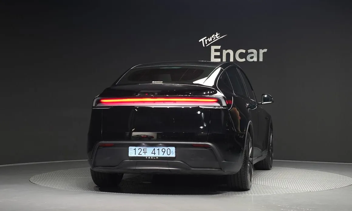 Tesla Model Y — фото 2
