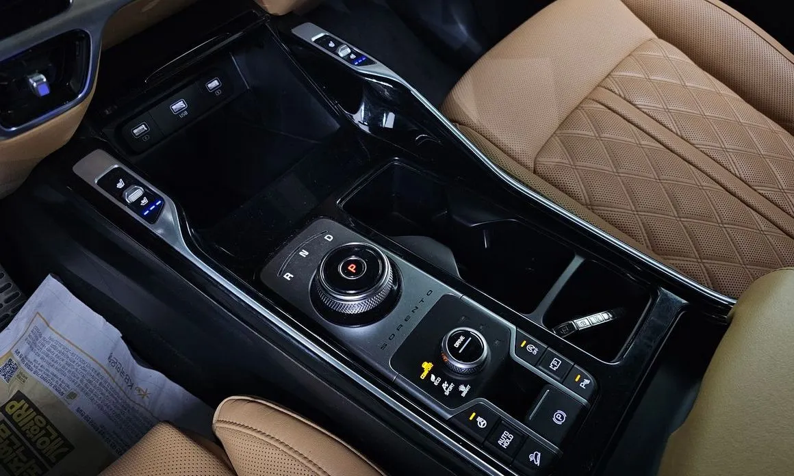 Kia Sorento — фото 7