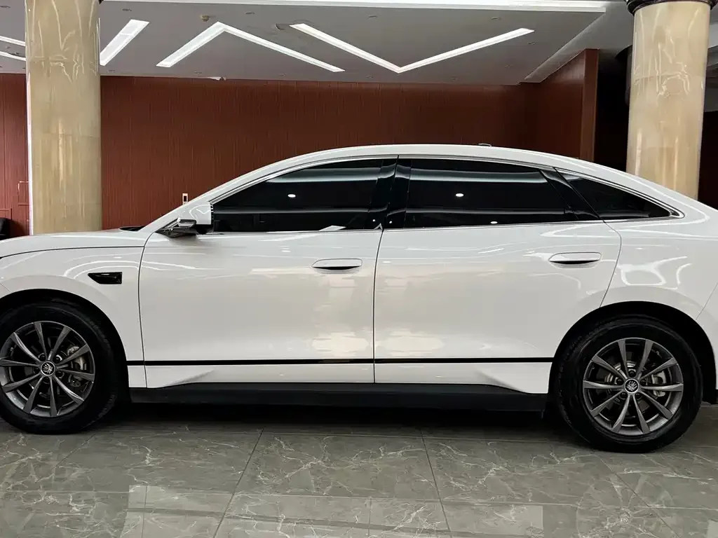 BYD Qin L — фото 6