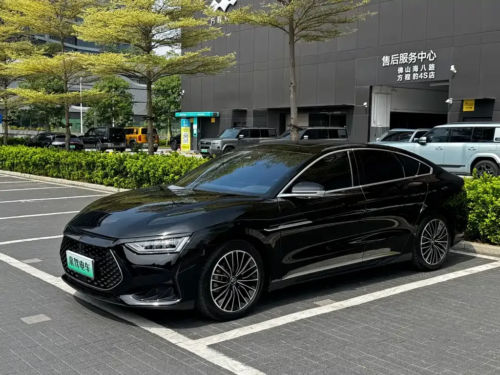 BYD Han — фото 1