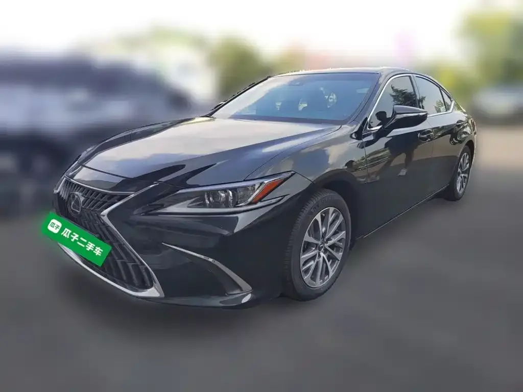 Lexus ES — фото 1