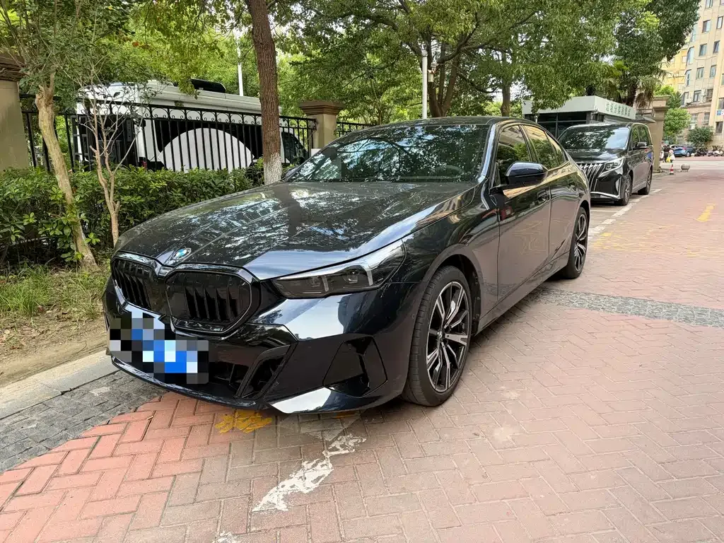 BMW 5 Series (Import) — фото 1