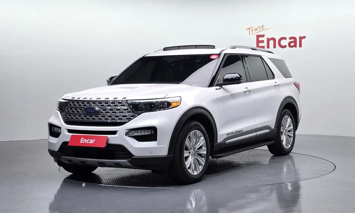 Ford Explorer — фото 1