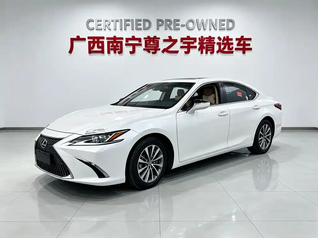 Lexus ES — фото 1